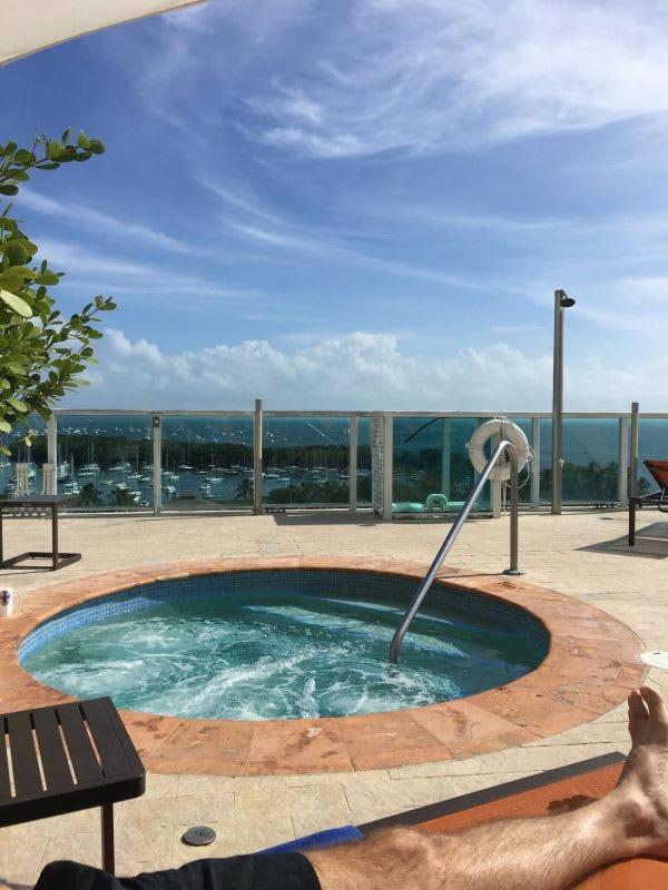Mvr - Rooftop Access Rooms-almost Gone * Miami
