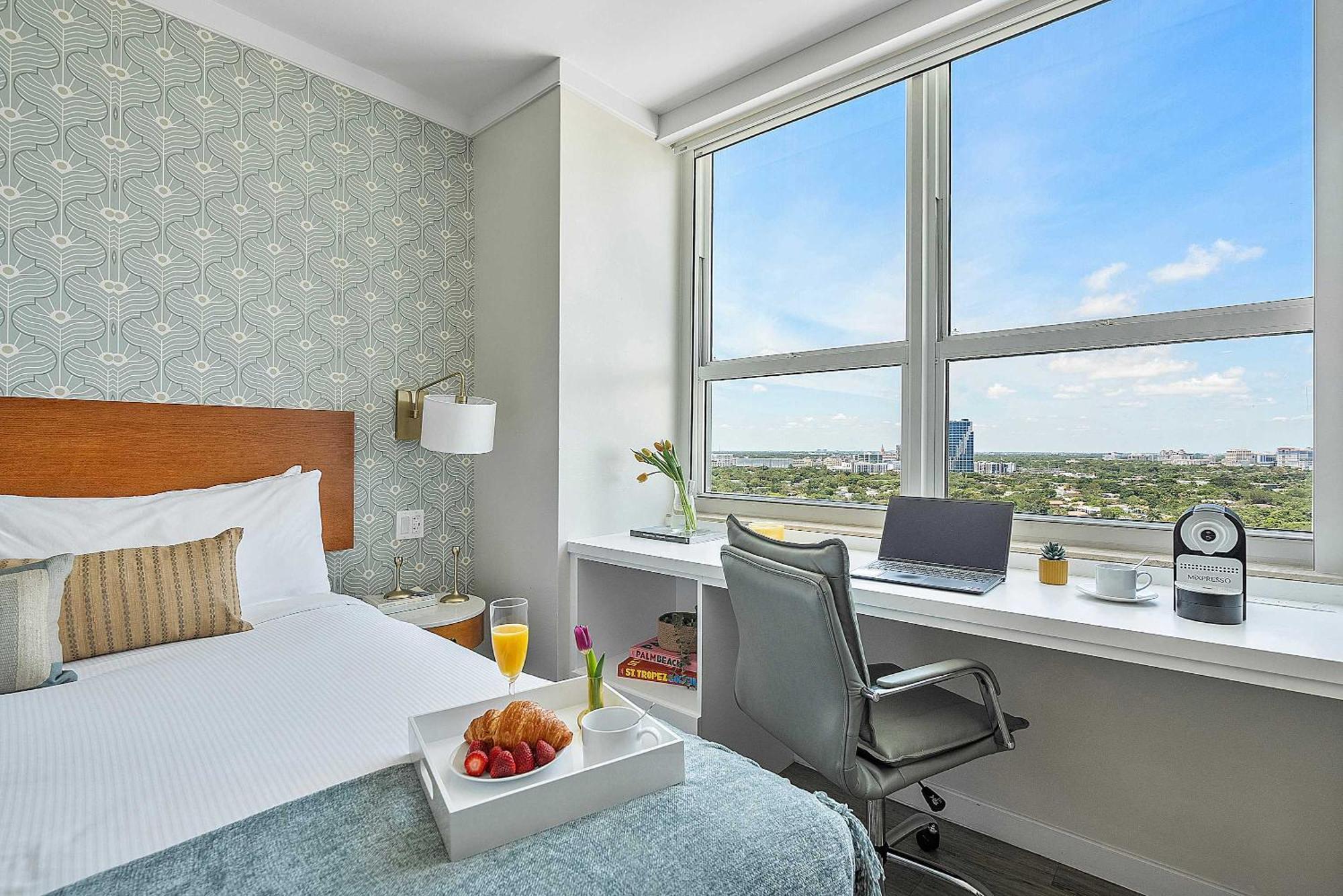 Apartment Mvr - Rooftop Access Rooms-almost Gone Miami